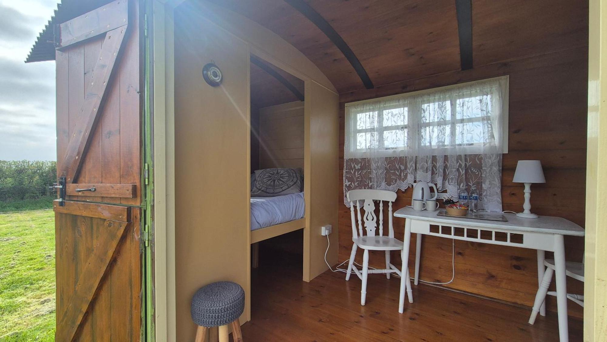Coast Path Camping Saint Ishmaels  Exterior foto